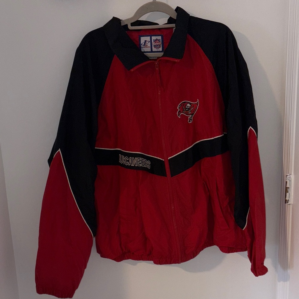 Tampa Bay Buccaneers NFL logo athletic game day 2 XL windbreaker EUC